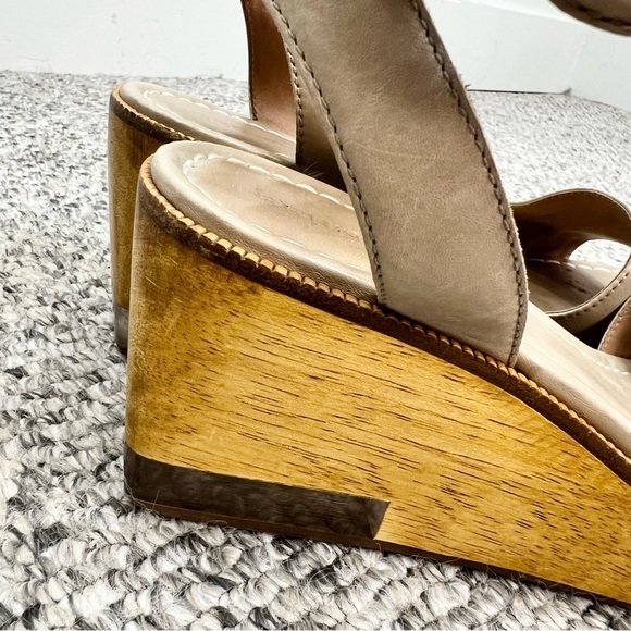 Bernardo Kate beige tan leather wooden platform clear heel ankle strap sandals 9 - Picture 5 of 14